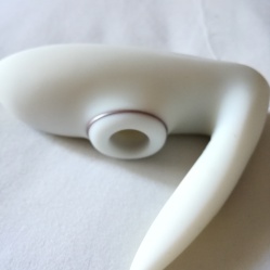 Su forma de boomerang hace que los orgasmos se multipliquen para los dos